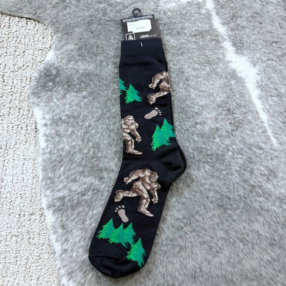 NWT Big Foot Sasquatch Socks - Picture 3 of 7